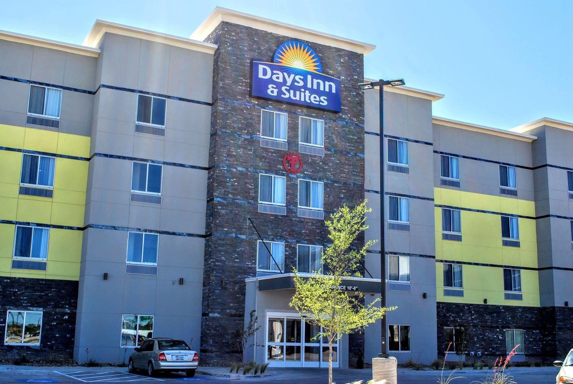 Days Inn & Suites By Wyndham Lubbock Medical Center Exteriör bild