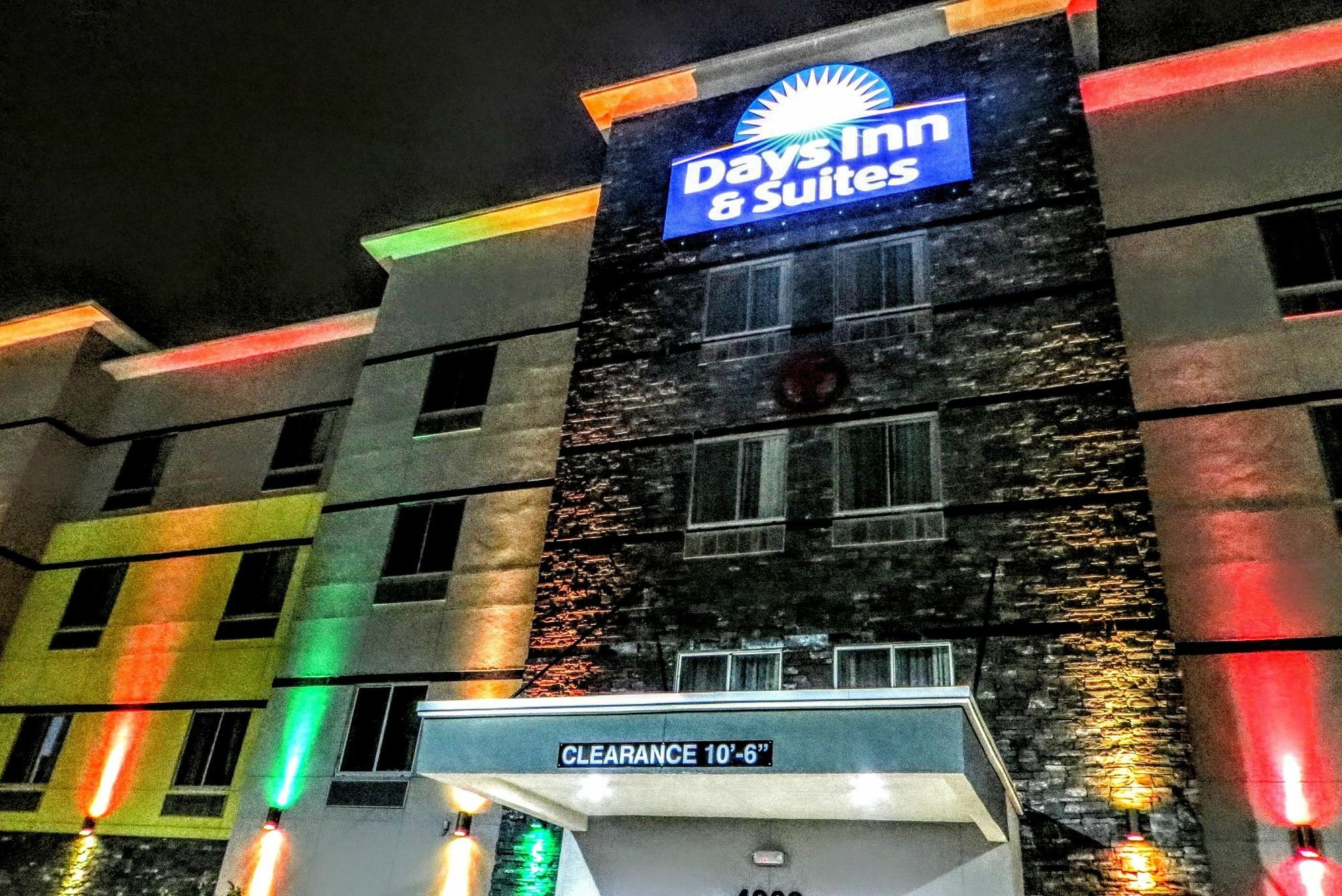 Days Inn & Suites By Wyndham Lubbock Medical Center Exteriör bild